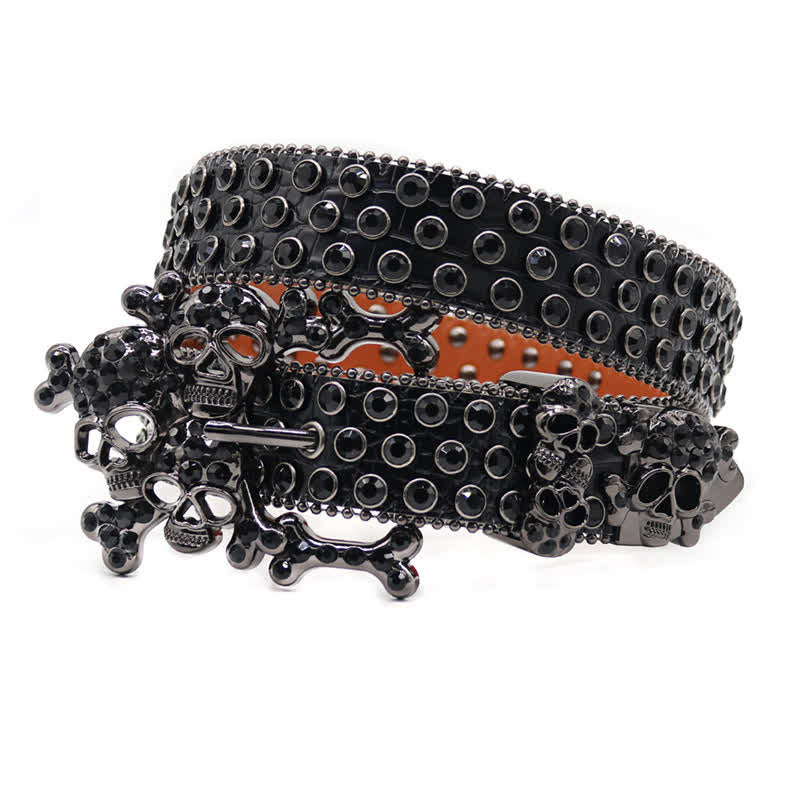 Ceinture en cuir cloutée avec boucle en forme de crâne noir et strass