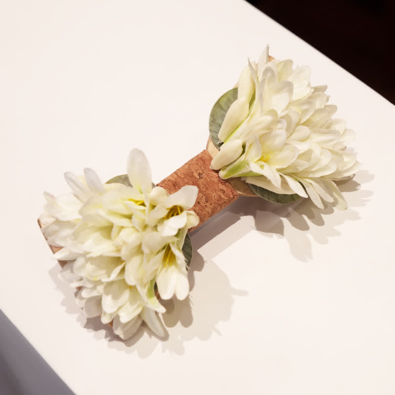 Nœud papillon en bois à fleurs artificielles blanc pur pour homme