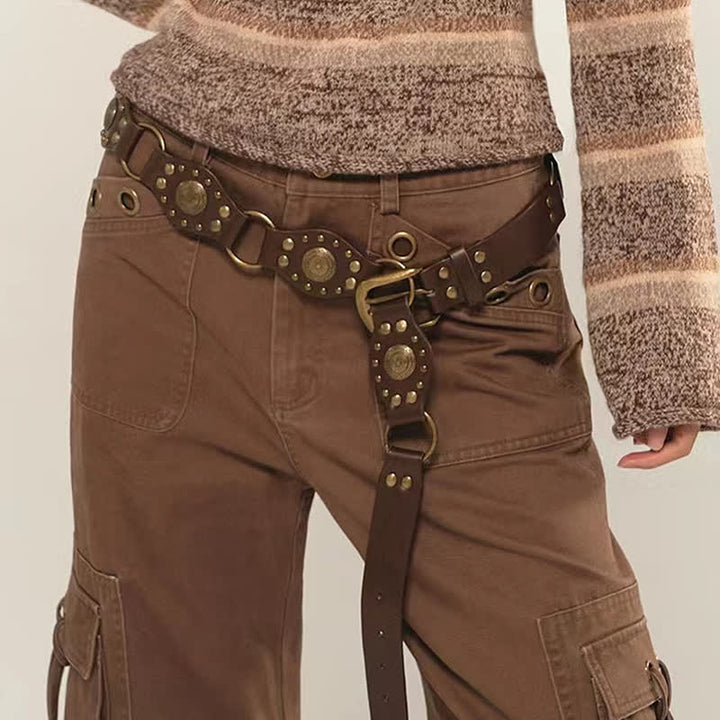 Ceinture en cuir intemporelle à rivets conchos ajourés pour femme