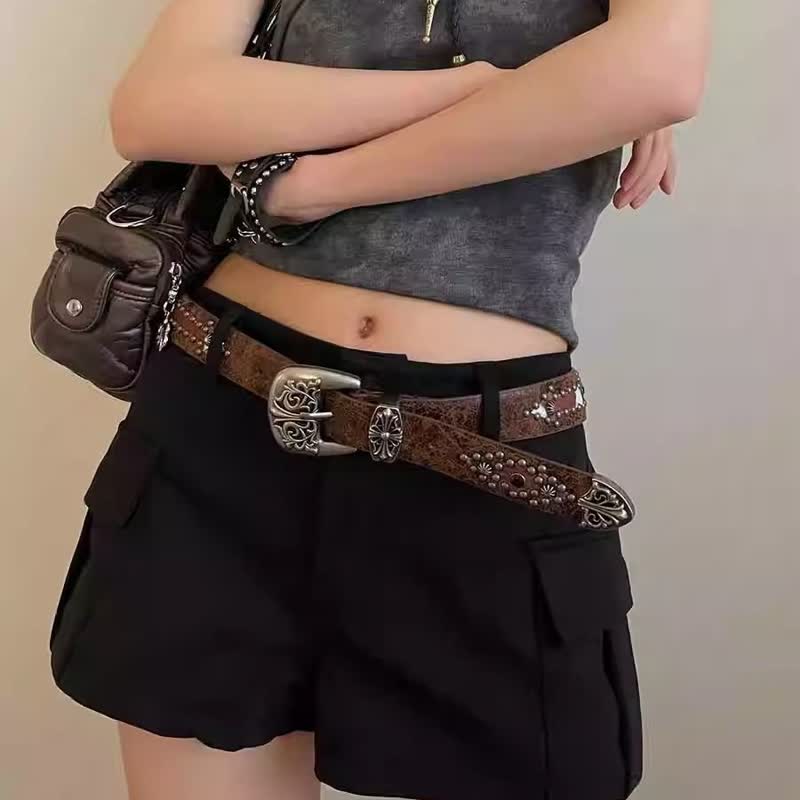 Ceinture en cuir cloutée à rivets en forme de flèche marron pour femme