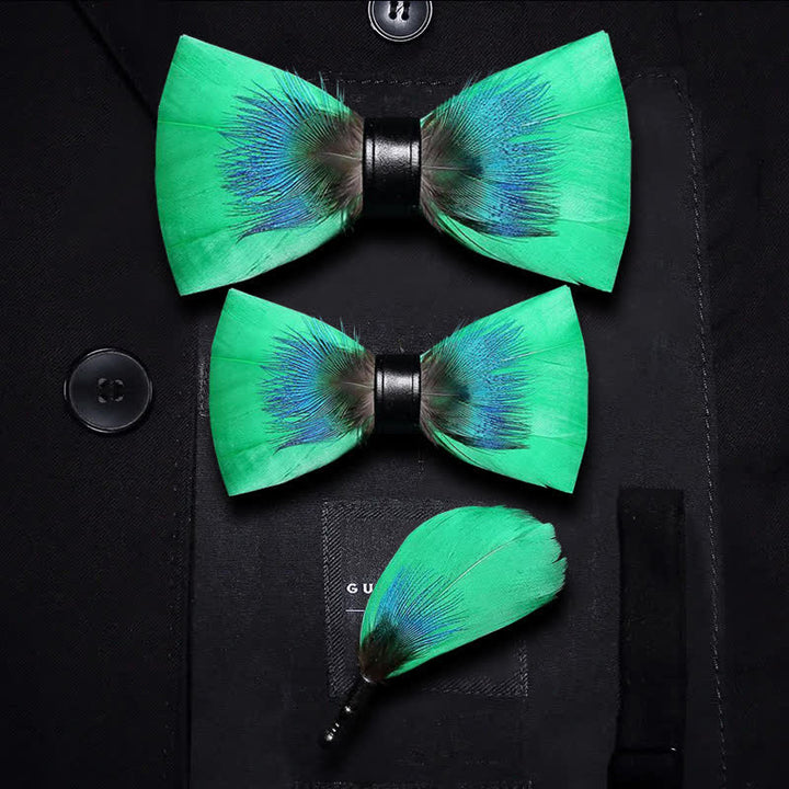 Nœud papillon fantaisie bleu et vert avec plumes et épingle à revers