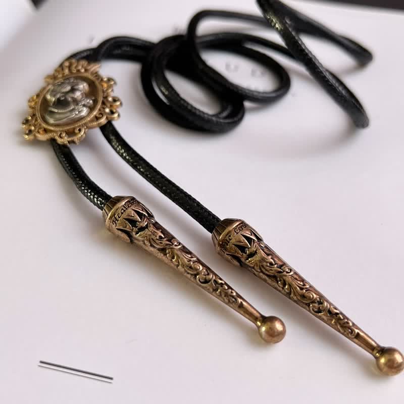 Pendentif tête de cow-boy portrait de beauté Bolo Tie