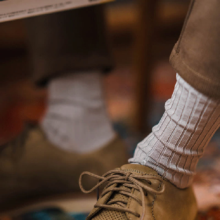 Chaussettes d'affaires simples en coton de couleur unie pour hommes