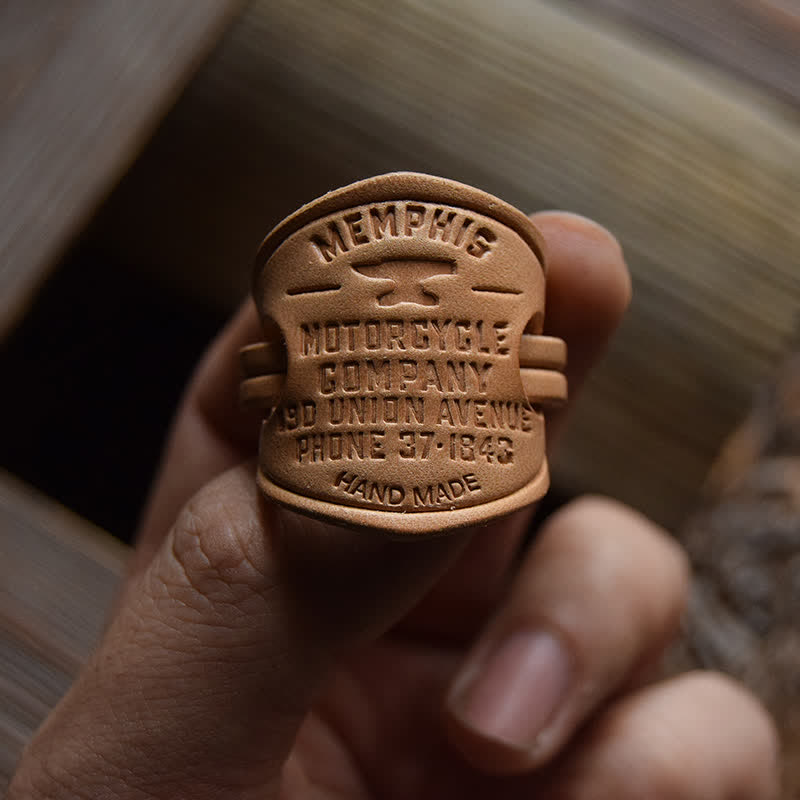 Foulard carré patchwork bleu avec boucle en cuir