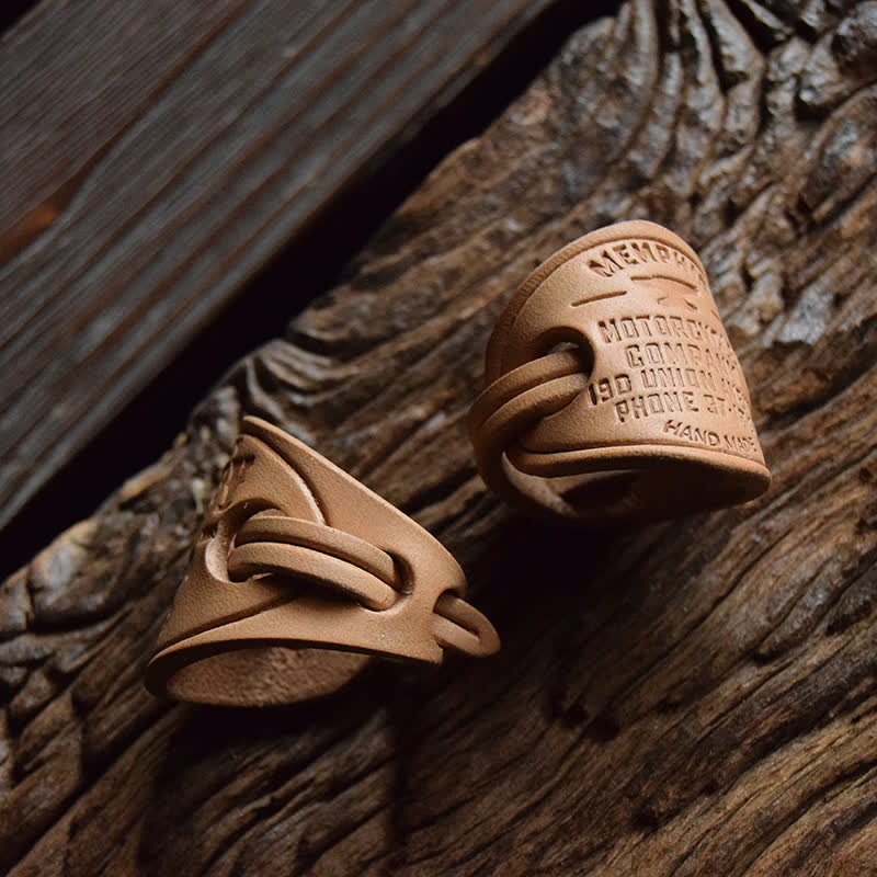 Foulard carré patchwork bleu avec boucle en cuir