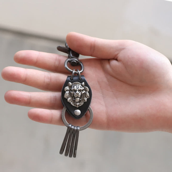 Porte-clés en cuir à tête de lion cool du Far West