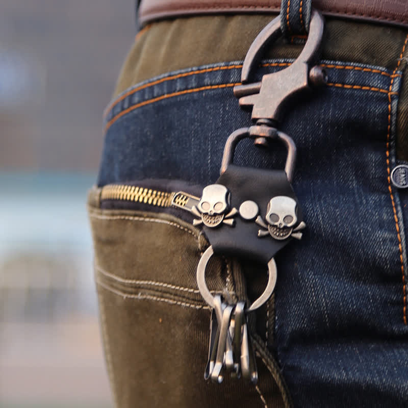 Porte-clés en cuir à double tête de mort punk