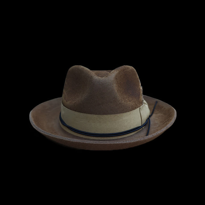 Chapeau de cowboy en feutre avec plumes de chameau vieillies