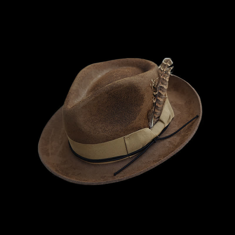 Chapeau de cowboy en feutre avec plumes de chameau vieillies