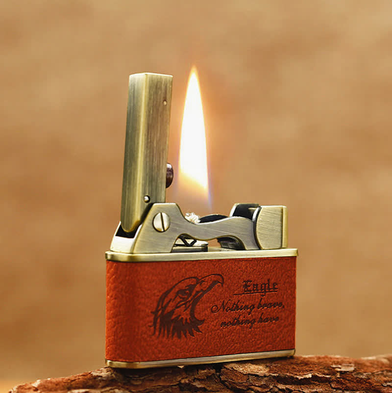Briquet à pétrole rechargeable en cuir à motif d'aigle rétro