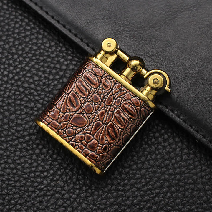 Briquet au butane rechargeable en similicuir à flamme nue réglable