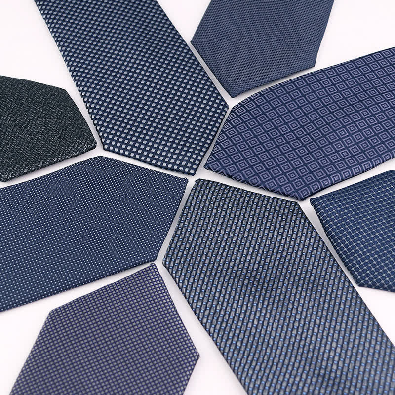 Cravate d'affaires bleu marine pour homme de la série Advanced