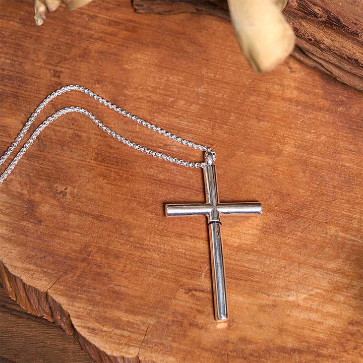 Ensemble de colliers et pendentifs en forme de croix avec briquet de la Sainte Bible et taureau à longues cornes