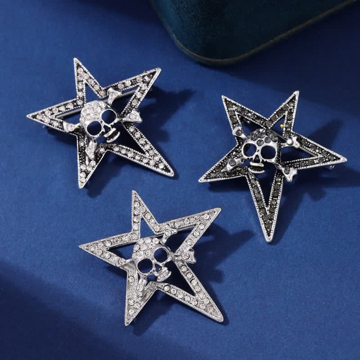 Broche en strass avec crâne pentagramme