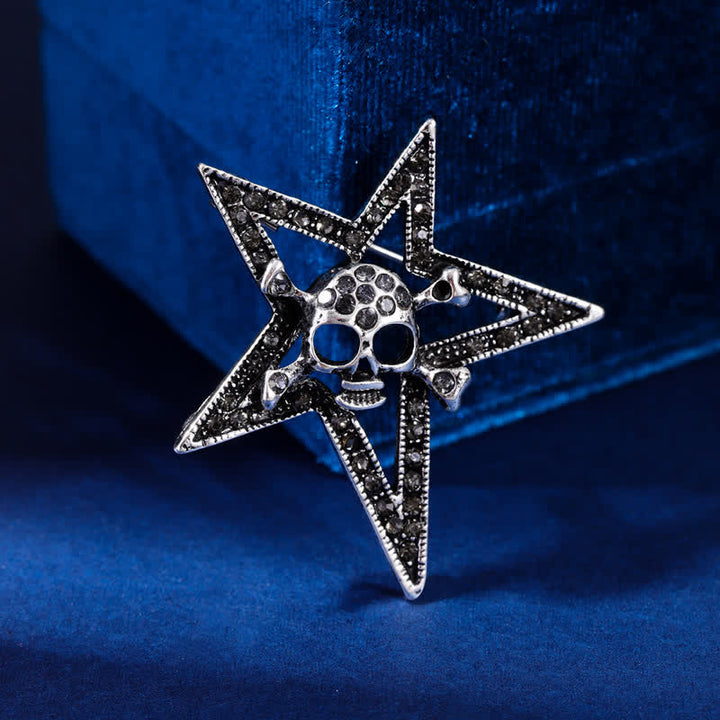 Broche en strass avec crâne pentagramme
