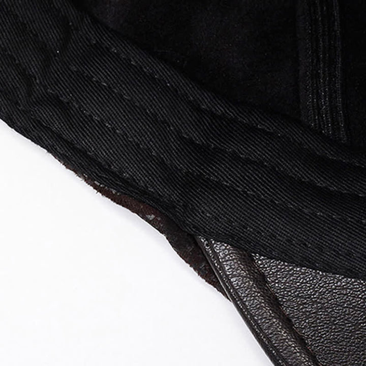 Béret en cuir à imprimé unique et ajustable sur le côté