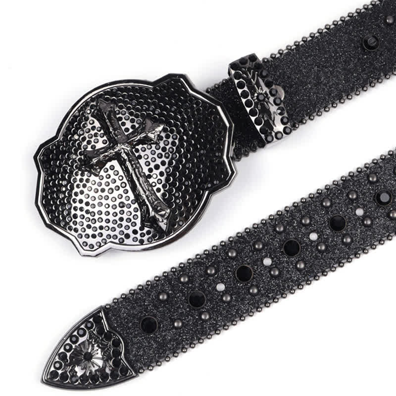 Ceinture en cuir cloutée avec boucle croisée brillante et strass