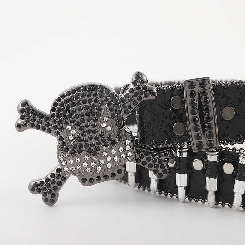 Ceinture en cuir avec rivets en forme de balle et boucle de crâne de dessin animé