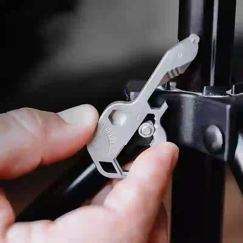 Mini utilitaire 11 en 1 porte-clés en forme de clé pour outils courants