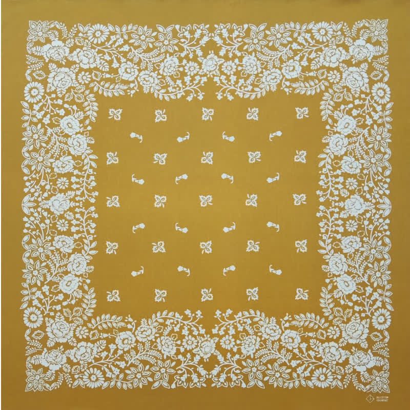 Foulard carré imprimé crâne de pirate jaune et blanc