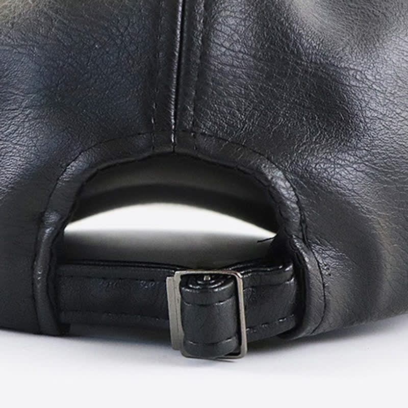 Béret en cuir de style rétro avec couture