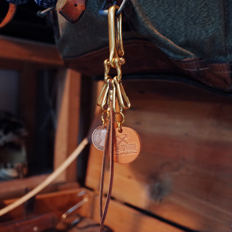 Porte-clés en cuir avec clip de ceinture en laiton antique de style mécanique