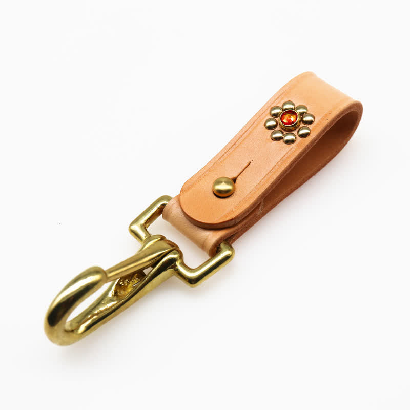 Porte-clés en cuir avec clip de ceinture en laiton clouté et rivets