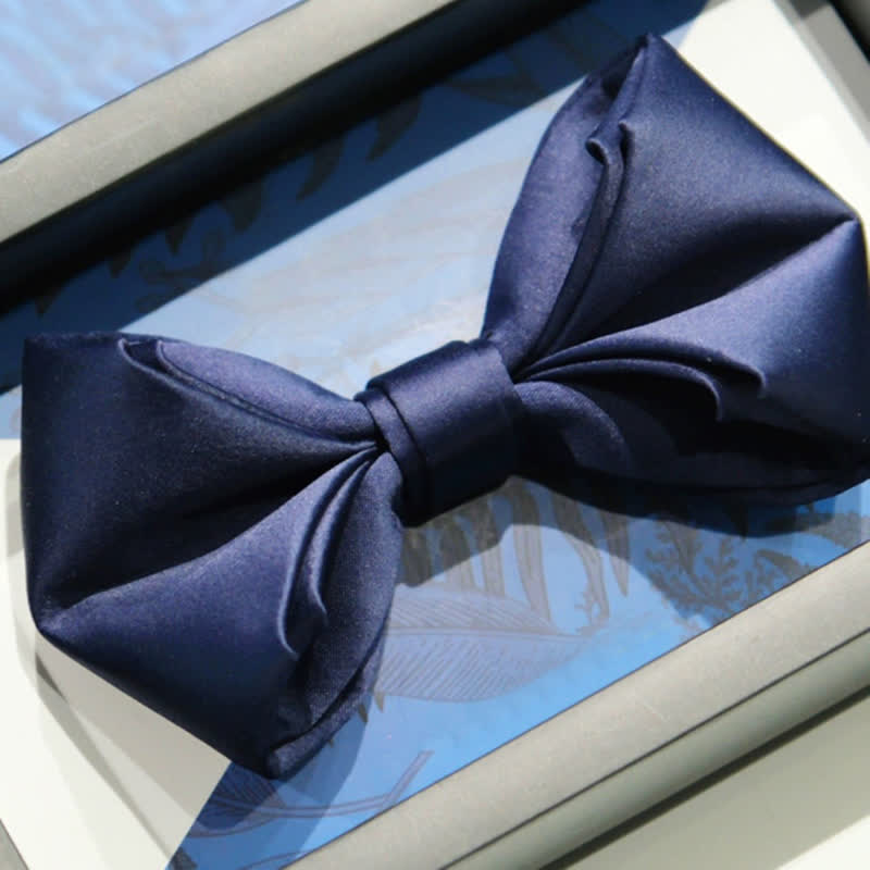Nœud papillon de mariage bleu marine pour homme de forme unique