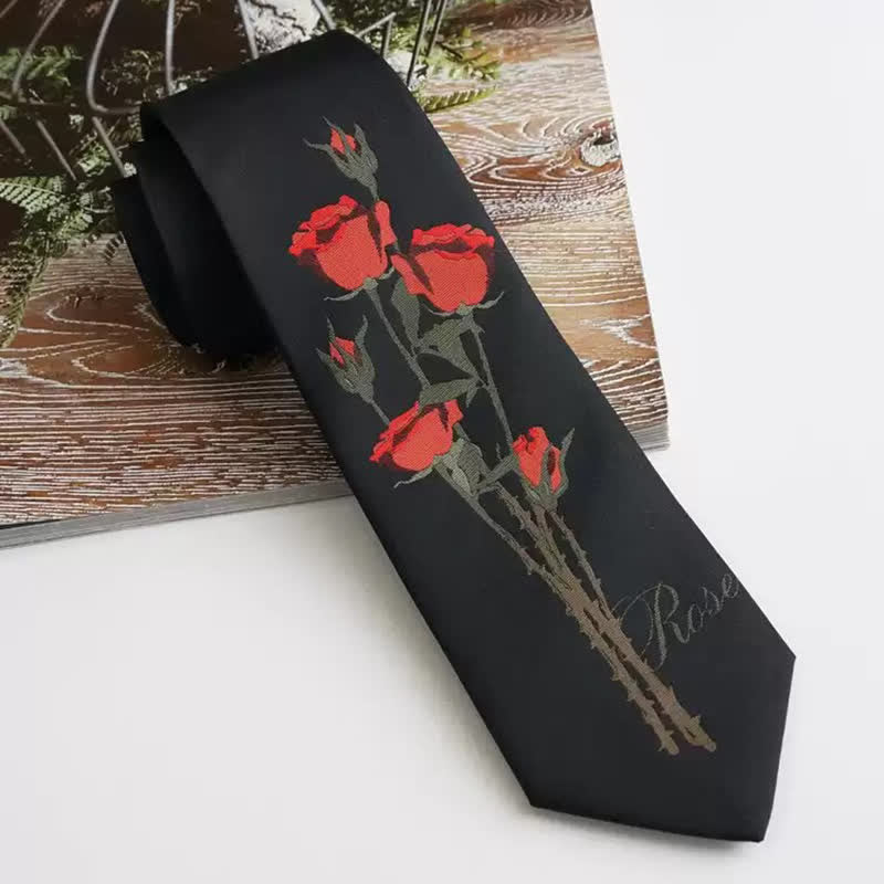 Cravate romantique noire à motif bouquet de roses rouges pour homme