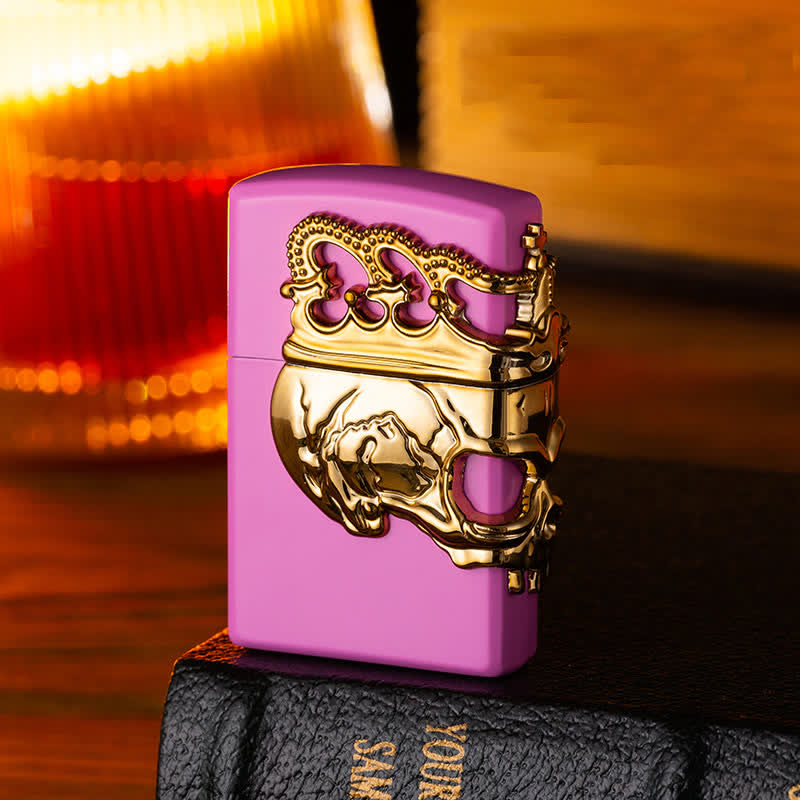 Briquet au butane rechargeable à trois côtés avec tête de mort et couronne en relief 3D