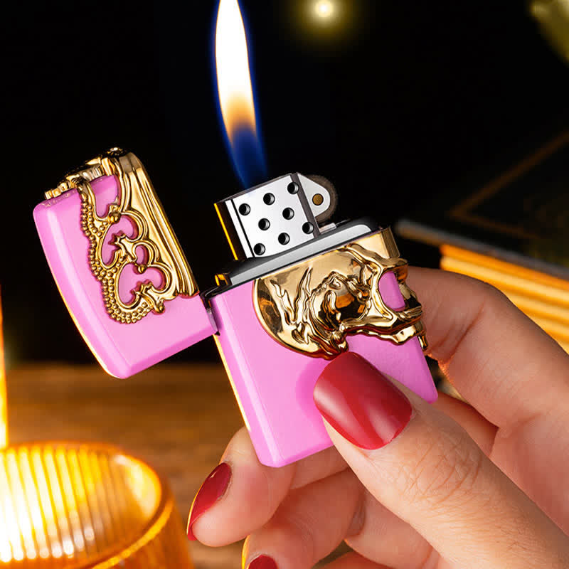 Briquet au butane rechargeable à trois côtés avec tête de mort et couronne en relief 3D