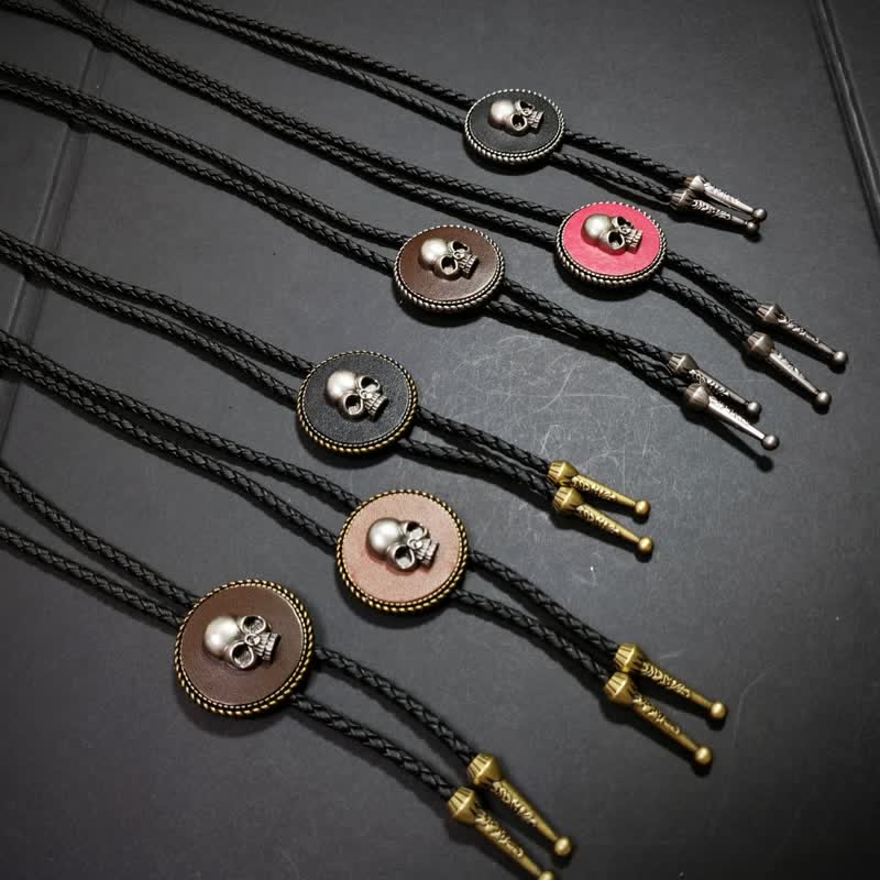 Pendentif de forme ronde motif crâne 3D Bolo Tie