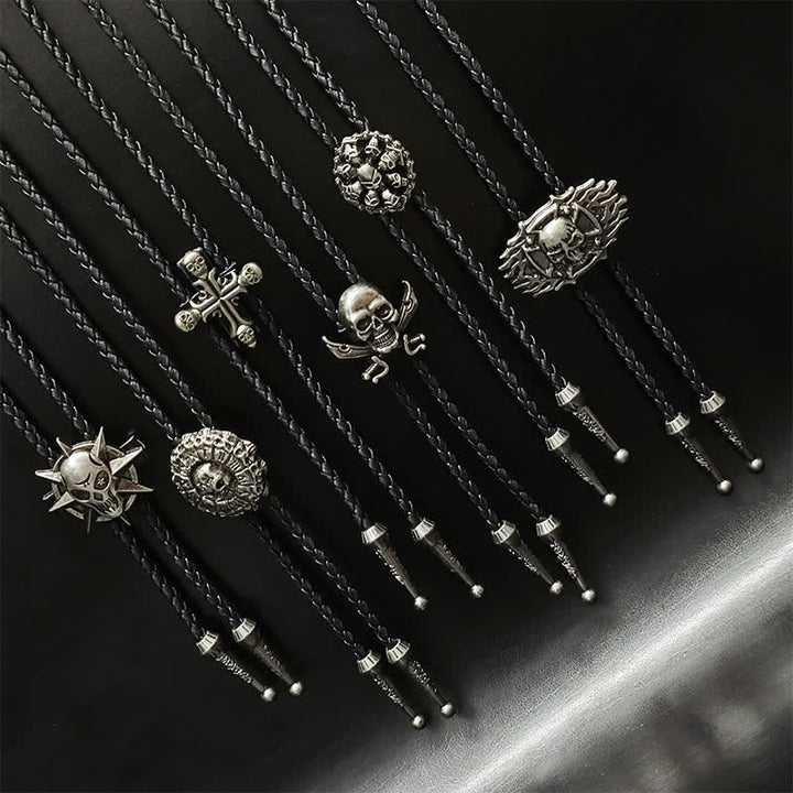 Cravate bolo avec pendentif en argent et tête de mort de style punk