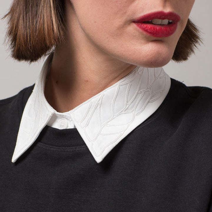 Chemisier demi-chemise amovible à faux col et broderie florale