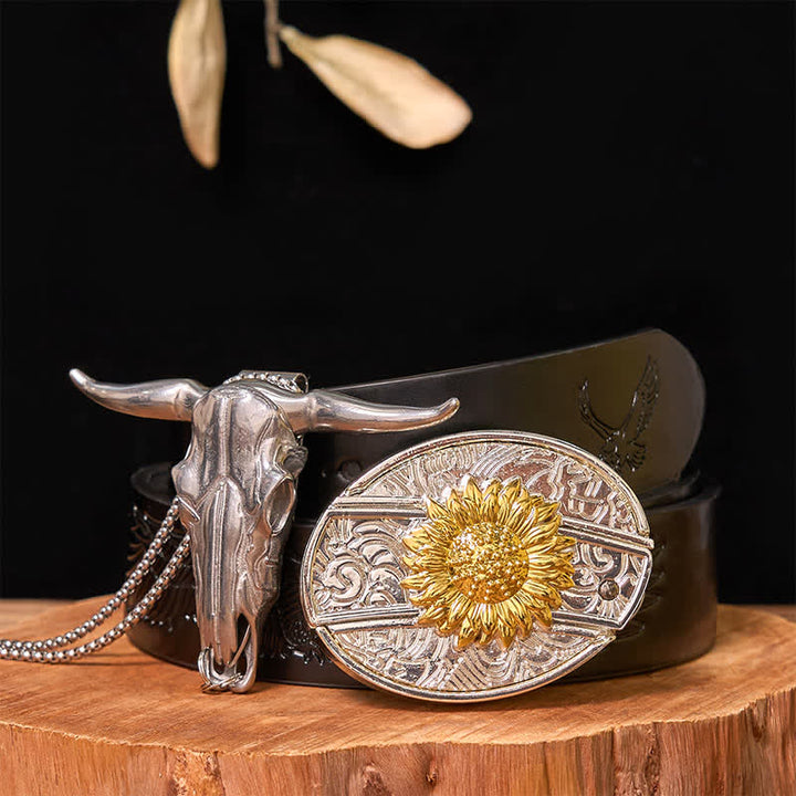 Ensemble de pendentifs en forme de taureau à longues cornes, avec boucle de ceinture et couteau caché, en or et en argent