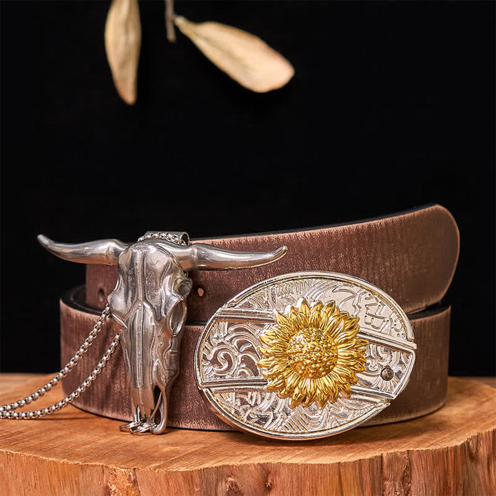 Ensemble de pendentifs en forme de taureau à longues cornes, avec boucle de ceinture et couteau caché, en or et en argent