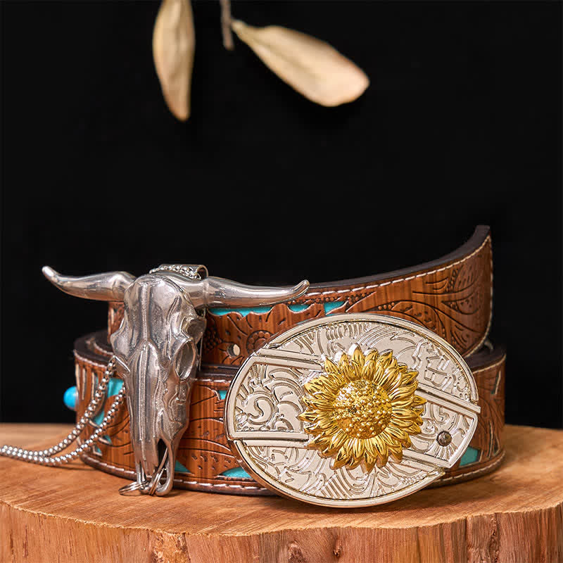 Ensemble de pendentifs en forme de taureau à longues cornes, avec boucle de ceinture et couteau caché, en or et en argent