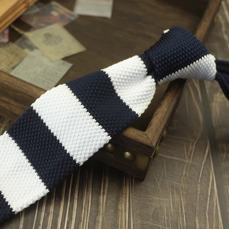 Cravate tricotée à rayures et à motifs de blocs de couleurs pour hommes
