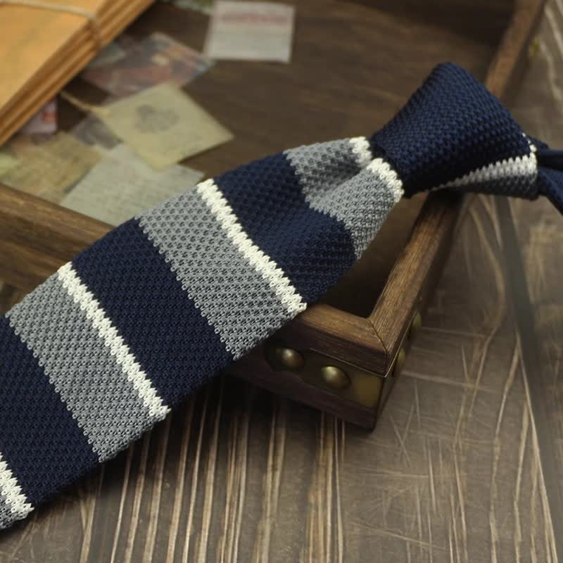 Cravate tricotée à rayures et à motifs de blocs de couleurs pour hommes