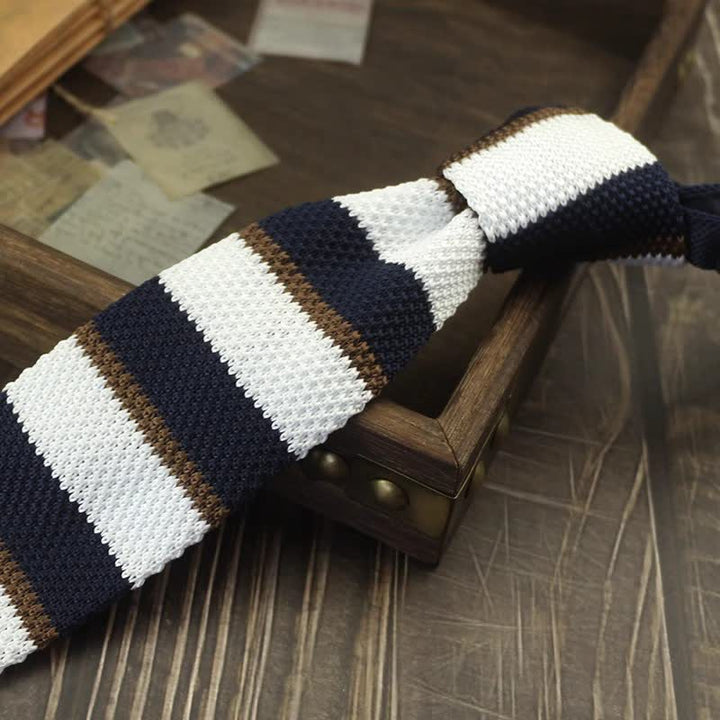 Cravate tricotée à rayures et à motifs de blocs de couleurs pour hommes