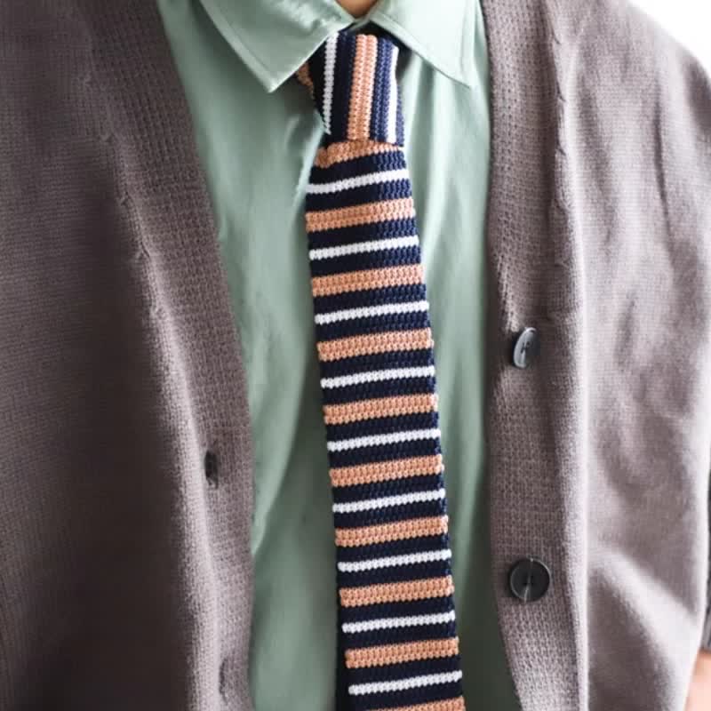 Cravate tricotée à motif vintage de style britannique pour homme