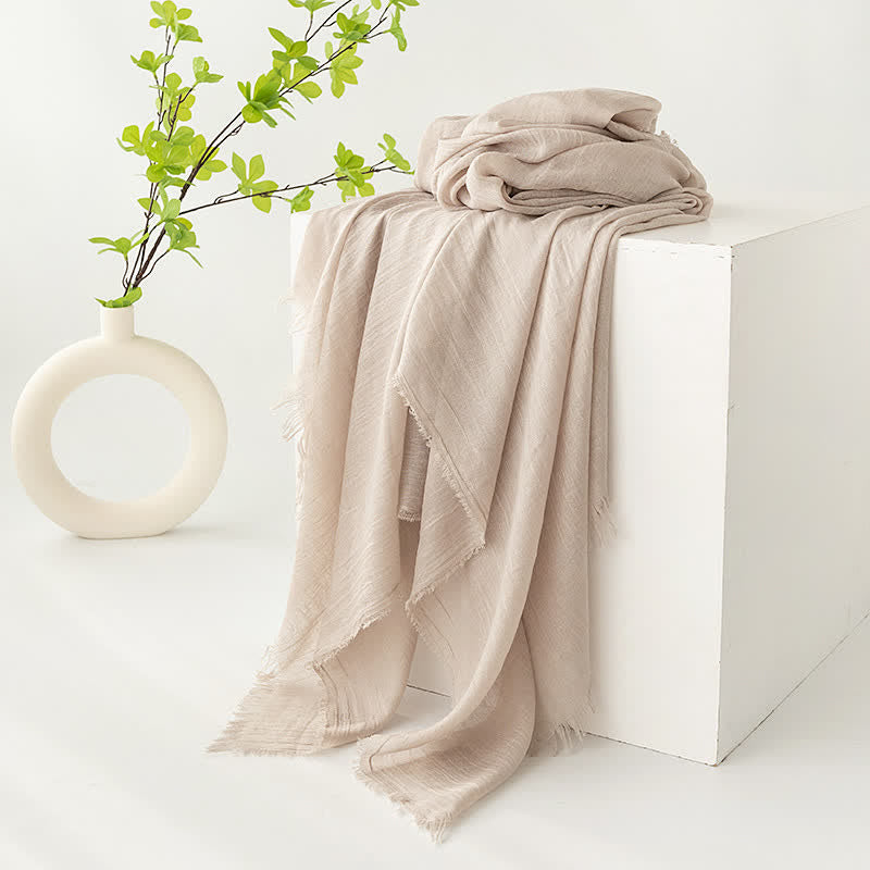 Écharpe d'été fine et douce à pompons courts de couleur unie
