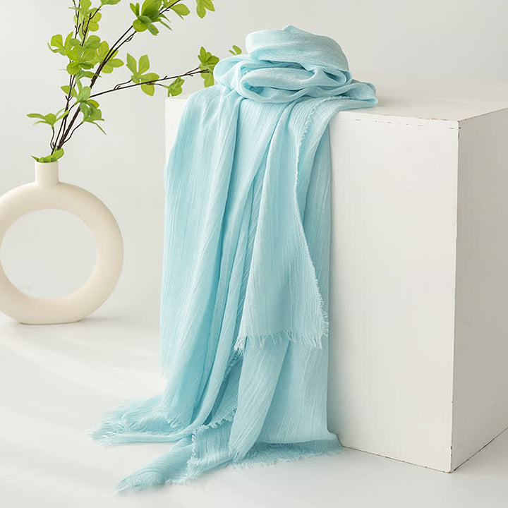 Écharpe d'été fine et douce à pompons courts de couleur unie