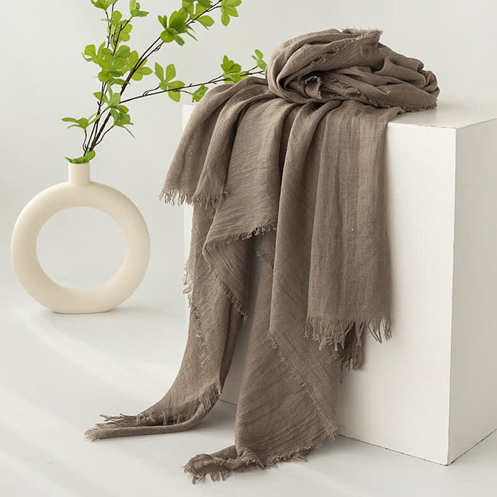 Écharpe d'été fine et douce à pompons courts de couleur unie