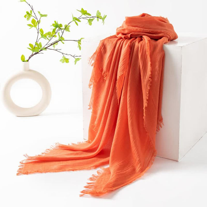 Écharpe d'été fine et douce à pompons courts de couleur unie