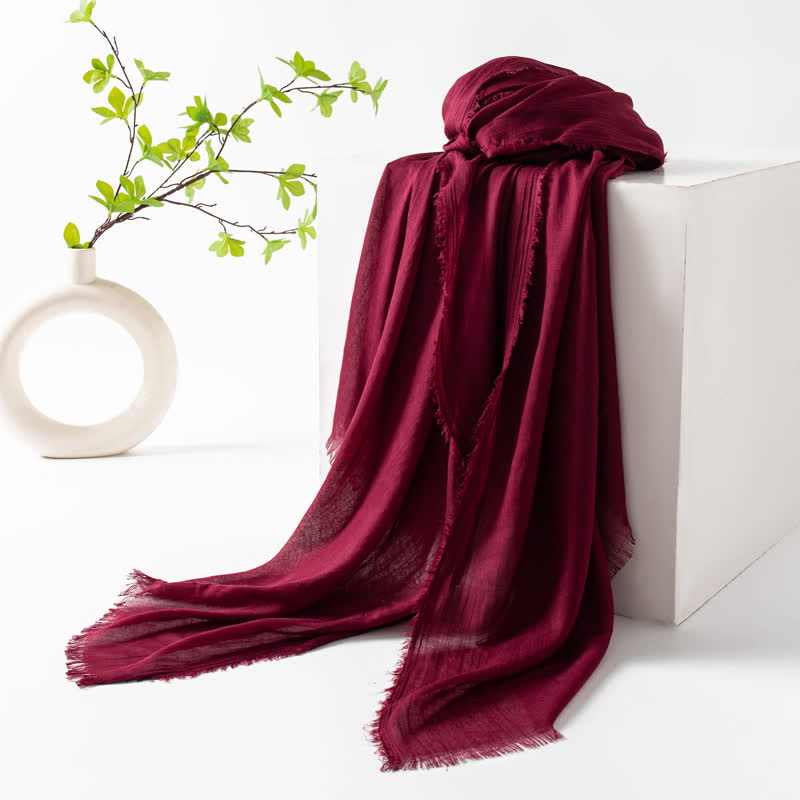 Écharpe d'été fine et douce à pompons courts de couleur unie