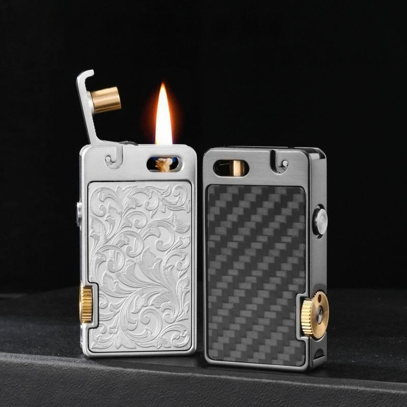 Briquet à kérosène rechargeable à allumage par simple pression sur un bouton