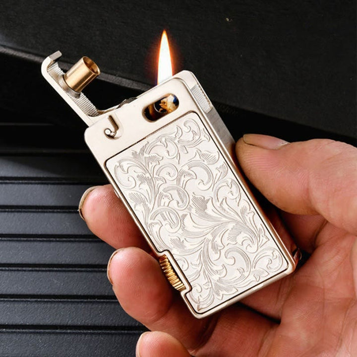 Briquet à kérosène rechargeable à allumage par simple pression sur un bouton