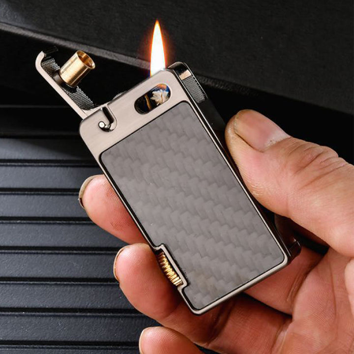 Briquet à kérosène rechargeable à allumage par simple pression sur un bouton