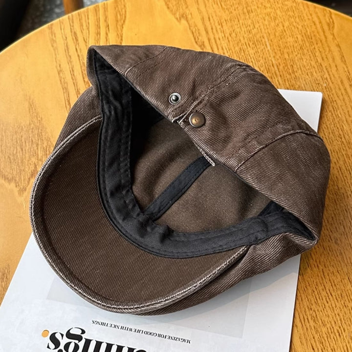 Casquette plate en denim délavé à la mode